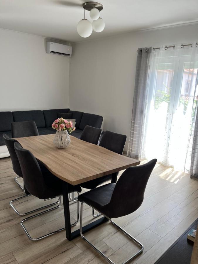 Apartment Leona & Doris บาร์บินเย ภายนอก รูปภาพ