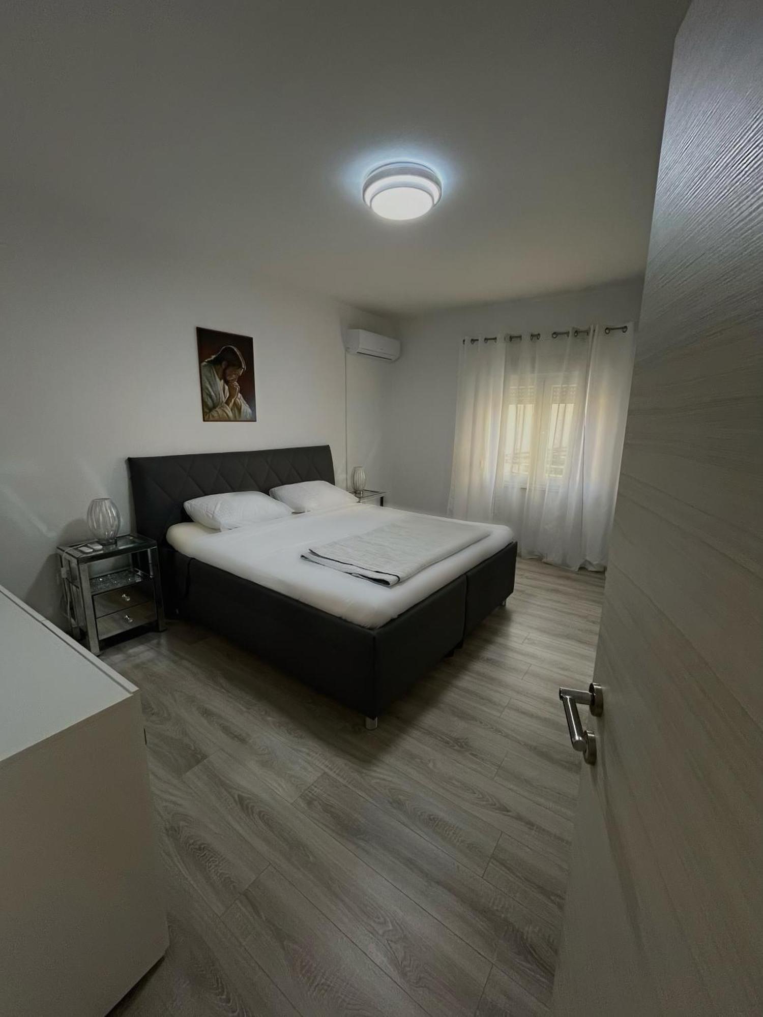 Apartment Leona & Doris บาร์บินเย ภายนอก รูปภาพ